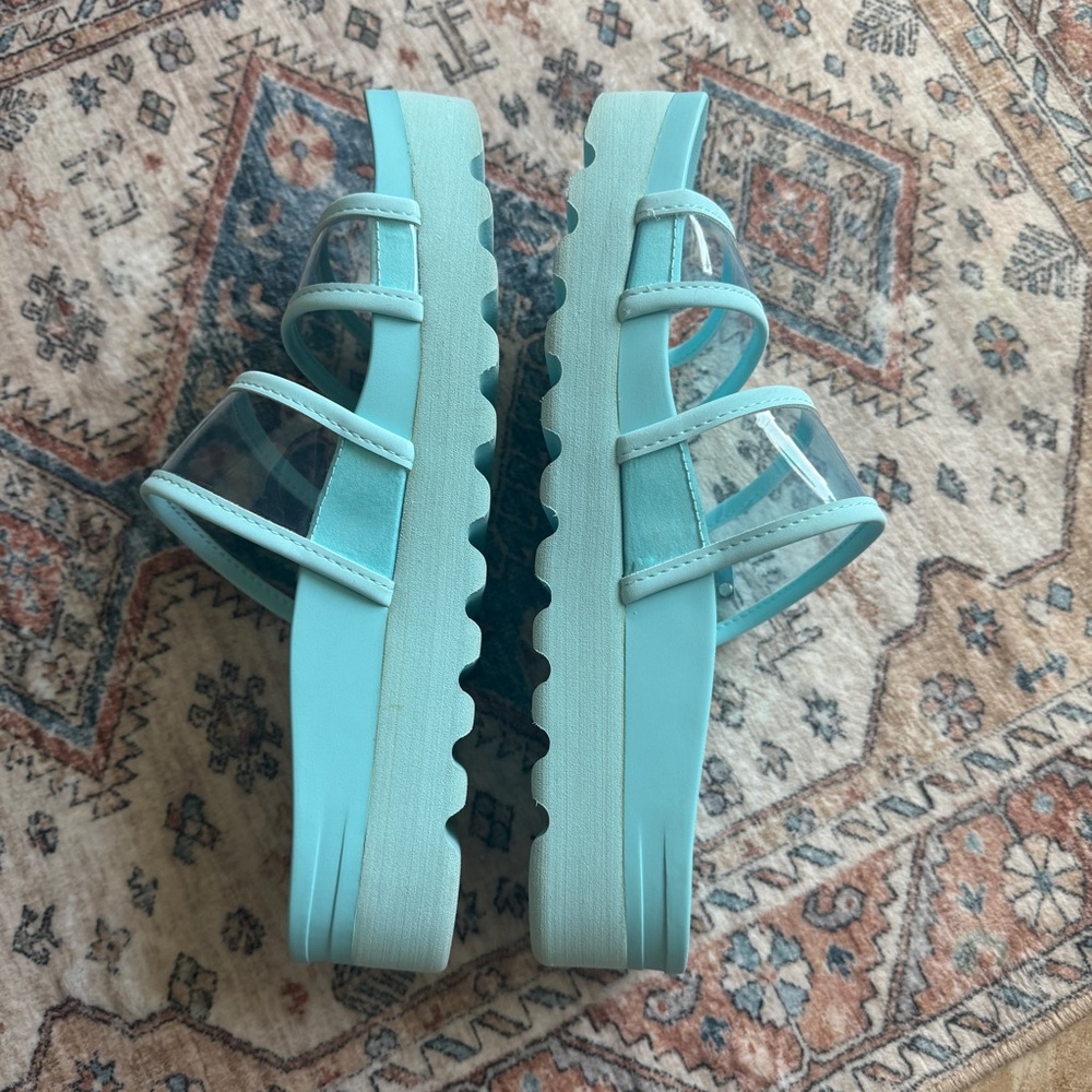 Excellent Condition Reef Platform Slide Sandal - image 3